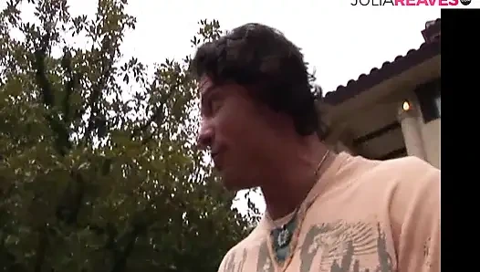 Возбужденные девушки сосут массивный член и трахаются по очереди