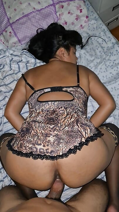After a COSTUME PARTY a stranger saw me with my sexy dress and did not hesitate to propose to me to have SEX, how delicious!