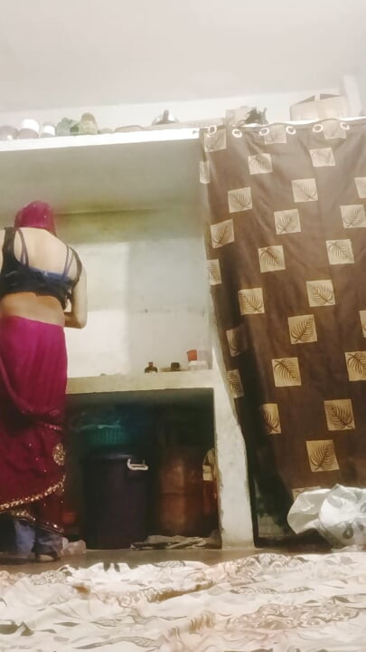 Urvashi Rani saree phnke masti krte krte apne devar ke sath