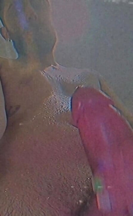 Vintage, branlette sous la douche, maintenant en VHS