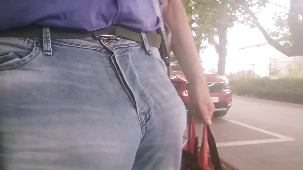 Outdoors Bulging by Bulgemarc
