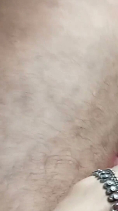 印度女人Sakshi被猛幹，精液射在性感小穴上 | 片段 2