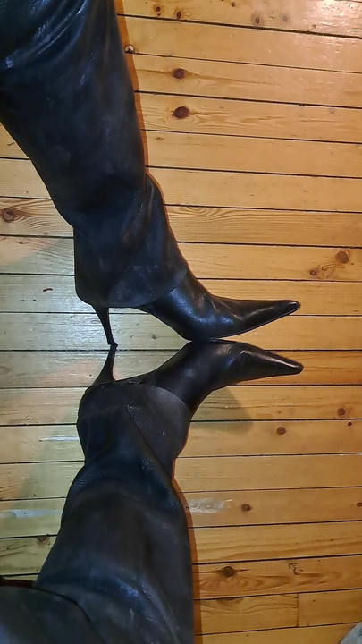 C um down 가죽 녀석과 디자이너 부츠