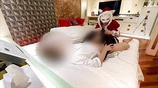 Une femme adultère déguisée en père Noël présente un jouet pour adulte à un homme adultère. Incapable de résister, elle l'insère brutalement!