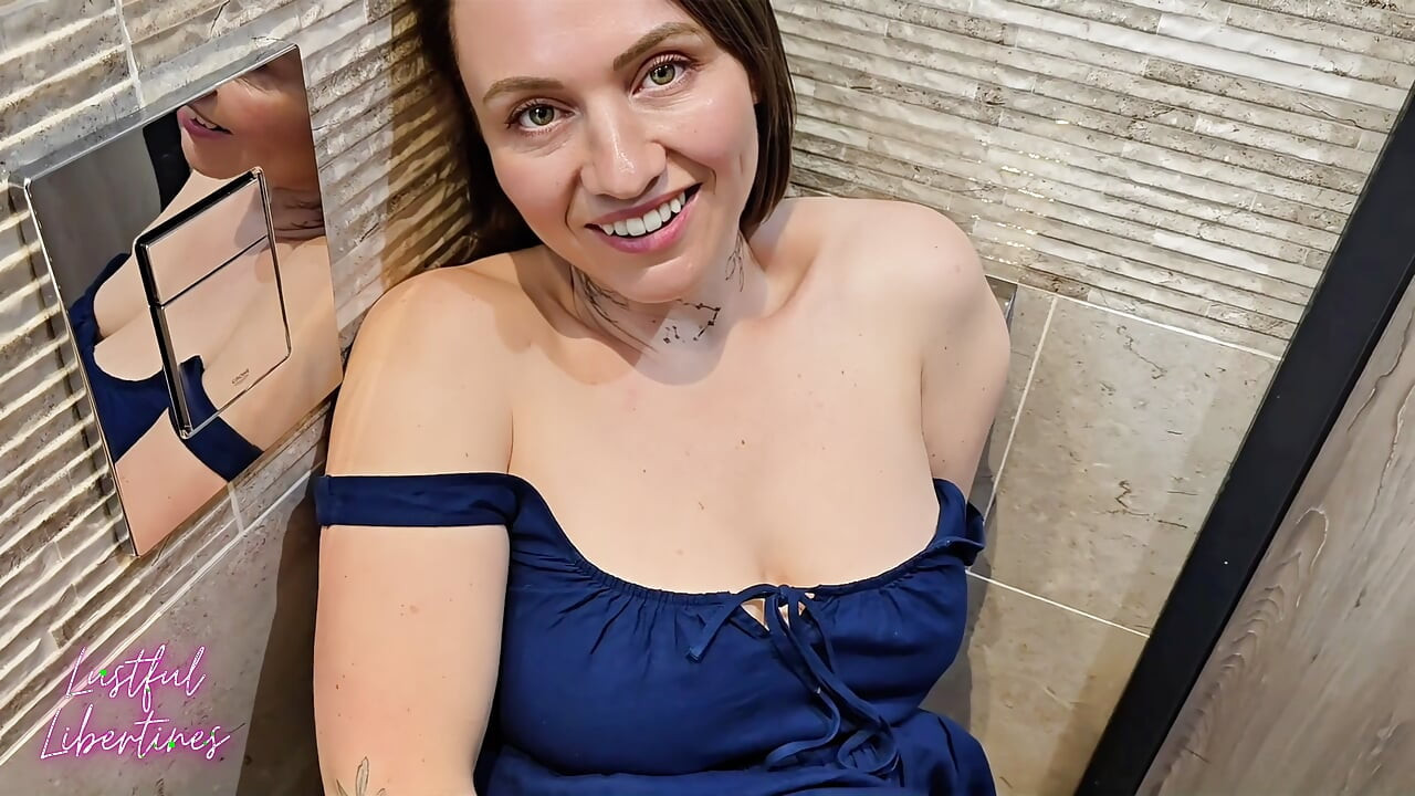 Stranger danger - This divorced hairy MILF was eager for fucking and a face full - Her mature pussy squirting pee everywhere