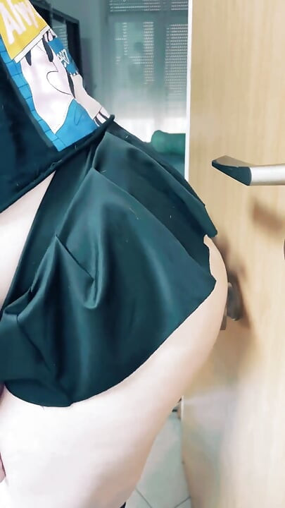 Dildo mi jebe guzicu