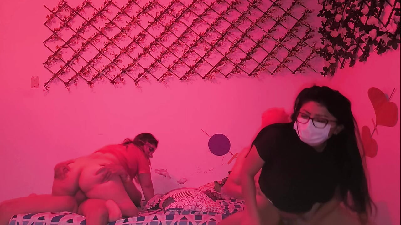 Two couples fuck simultaneously with cheap whores from India
