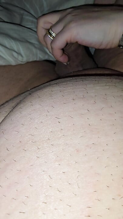 Mama vitregă indiană face laba fiului vitreg, cel mai bun prieten în camera de hotel