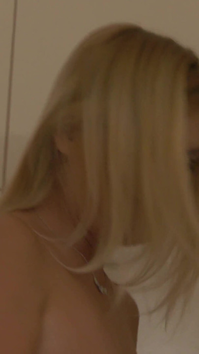 Érzelmes pillanat a "Jasmine Rouge"-ból A SZÍNFALAK MÖGÖTT - INTERJÚ ÉS ALLE CASTING VIDEÓK AUF FUNDORADO"