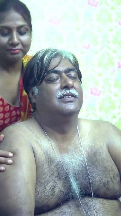Indian desi bhabhi gives blowjob to her owner Part 4 | Clip 1