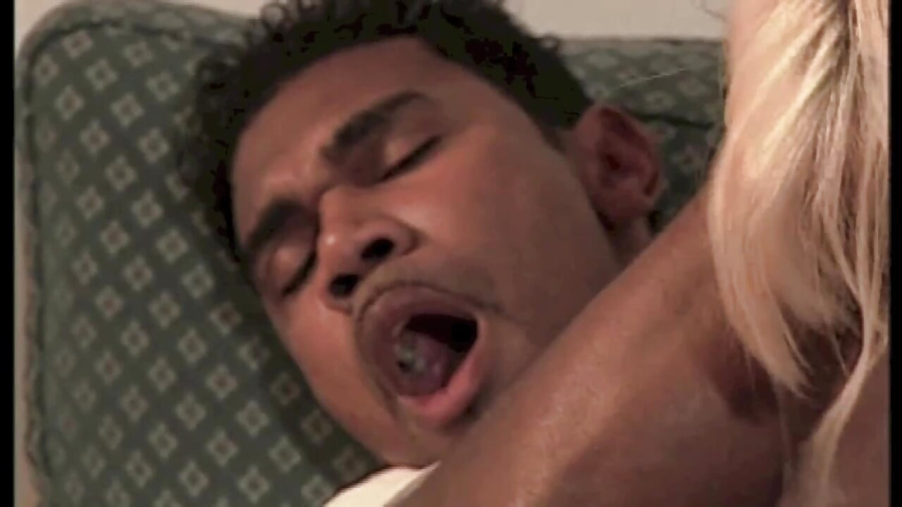 The Rich Lady and the Black: He Adores Her Feet and Fuck Her Hard