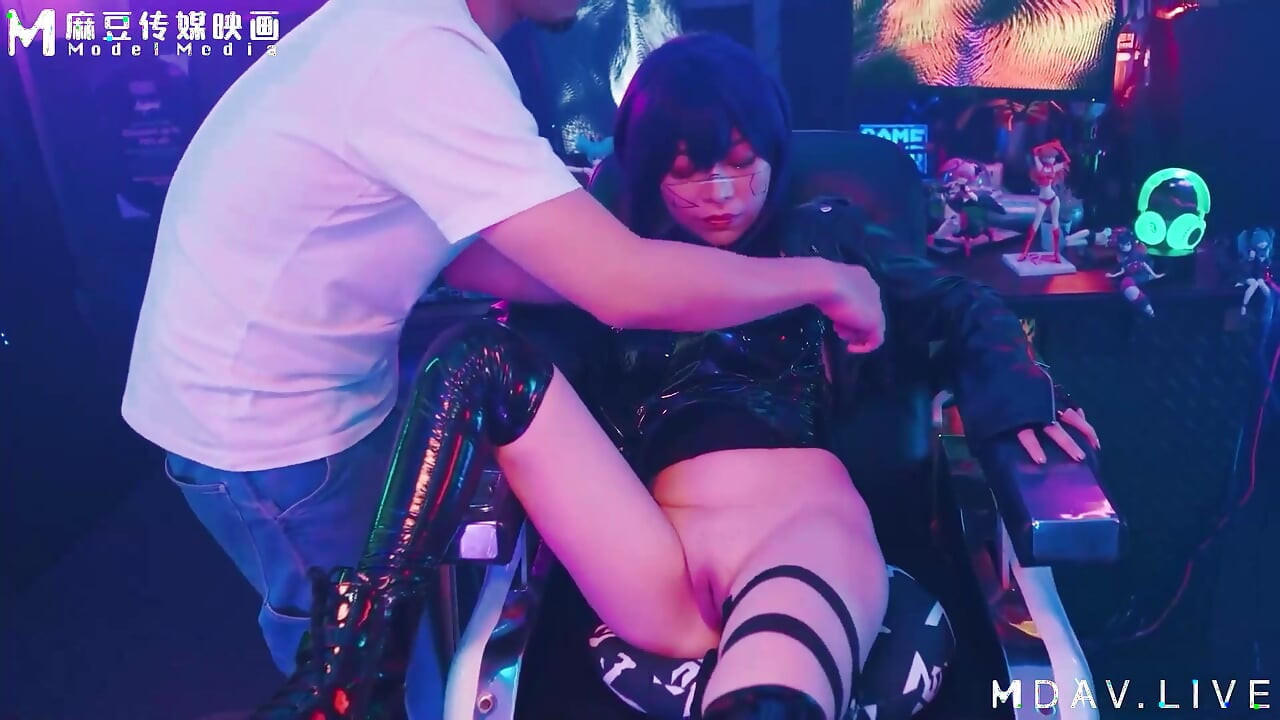 FCD-6902 미래 섹스 랩 / 보철물 분사, 하얀 액체가 넘쳐