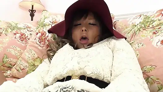 Gadis remaja asia ini lagi asik muasin memeknya pakai vibrator sampai dientot gaya doggy sama pria lain