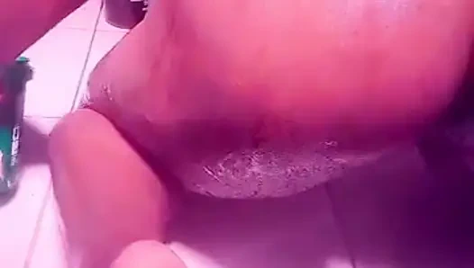 Nyazim kendimi filme alırken banyo yapıyor ve ayar yapıyorum