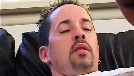 Memek berbulu hitam dan putih ngentot... Muncrat di payudara