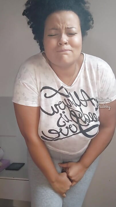 Bbw plassen en spuiten op een dildo