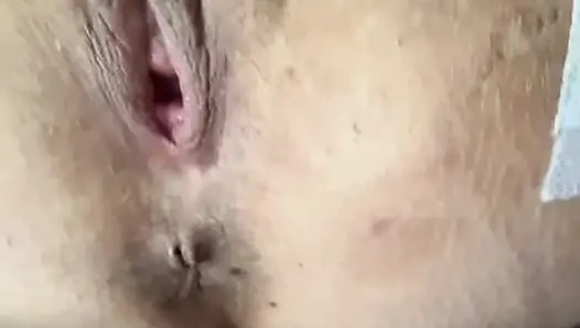 Slapping my pussy