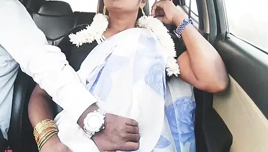 Секс в машине индийской бхабхи. Красивая сари домохозяйка пытается трахаться с пасыном на машине. Телугу грязные разговоры.