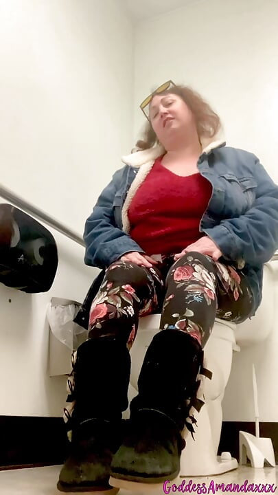 浴室裡的胖女人大屁股