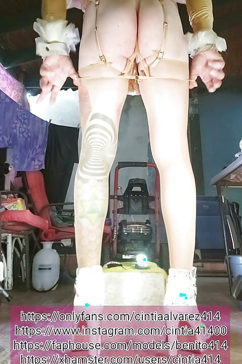 Latihan dubur dildo