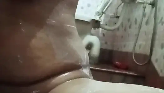Video ibu rumah tangga Bengali colmek, ASI dan mandi