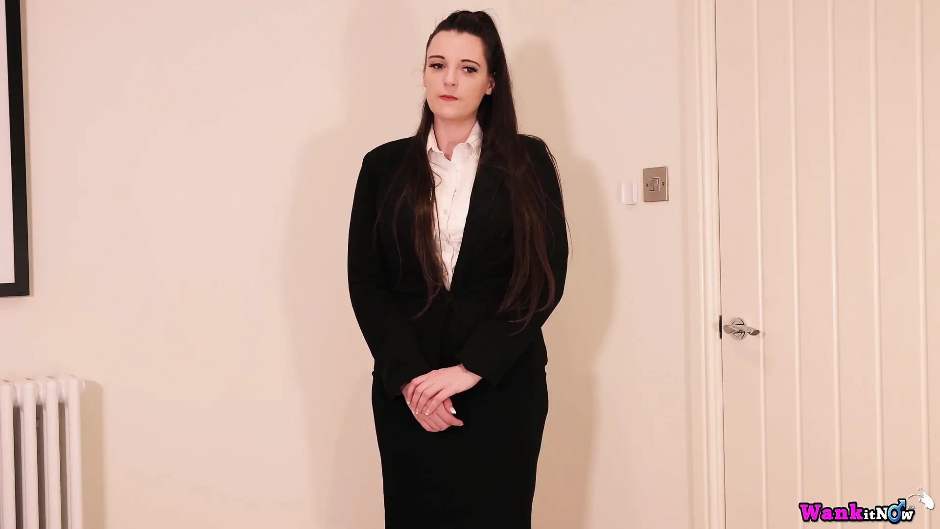 Cunning Babe Makes Your Visit Enjoyable And Pleasurable