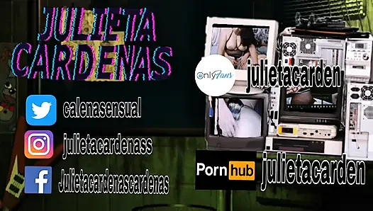 Lingerieku seksi dan aku masturbasi memakainya