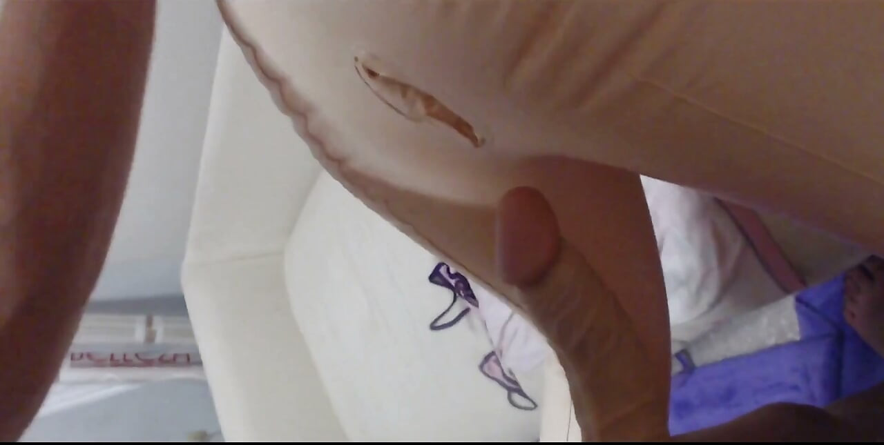 从挑逗到统治 - 深喉和穿戴式假插我的玩具男孩