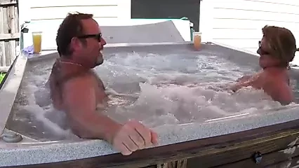 Bear fucks his wife in Hot-tub