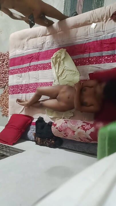18-jarig Indisch meisje. Desi meisje. Indische Desi volledige Hindi HD vedio