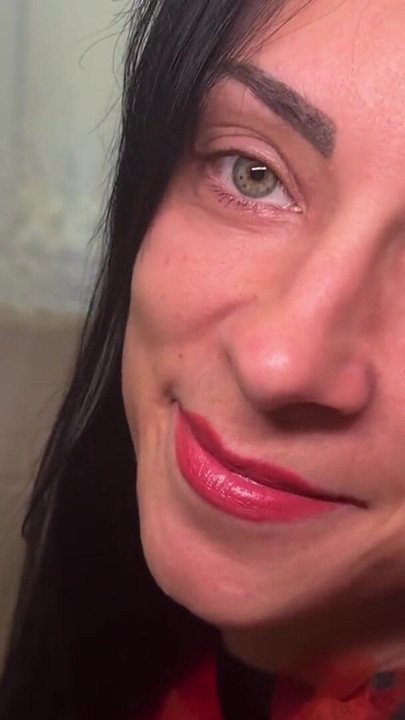 Izgalmas pillanat a "Mostohaanya és mostohafia közös ágyban. Creampie forró milfben. Ujjas orgazmus"