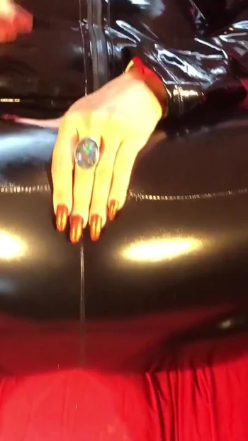 Onvergetelijk moment van "Zwarte PVC, enkellaarzen en vibrators"
