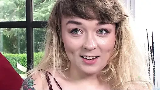 Felicia fisher spielt mit großem behaarten busch! Nasse haarige muschi mit vibrator im höschen & bh spreizen