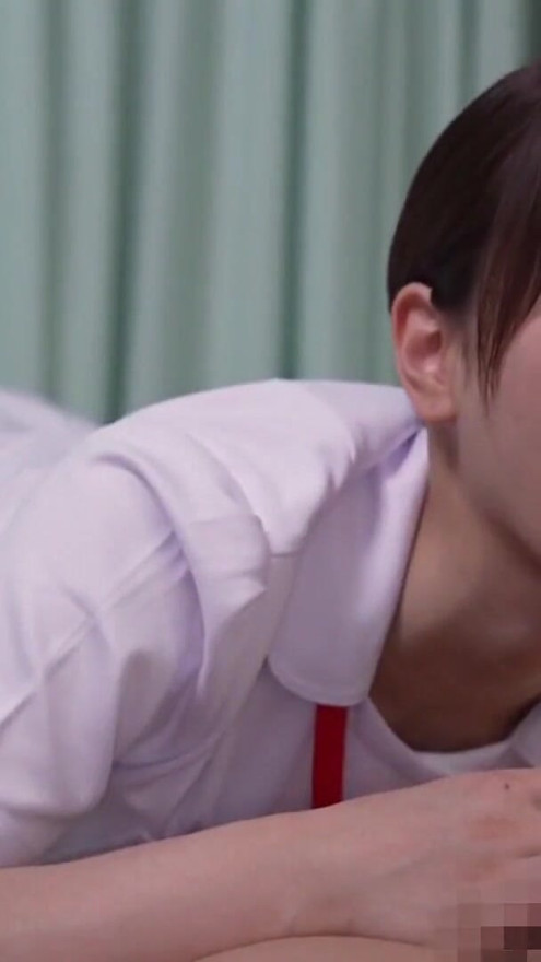Part 2 "Seriously Angel!?" that can't masturbate because of a broken bone is the limit of patience! The beautiful nurse who couldn't see it was driven by a sense of mission, and gently gave me a hand... | Clip 1