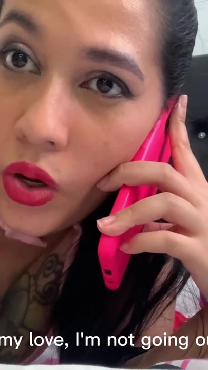 Nezaboravni trenutak od "na telefonu sa mojim mužem dok jebem njegovog najboljeg prijatelja"