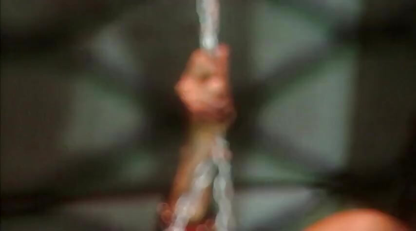 BDSM 사건에서 노예의 자지에 김이 모락모락 나는 오럴을 선사해