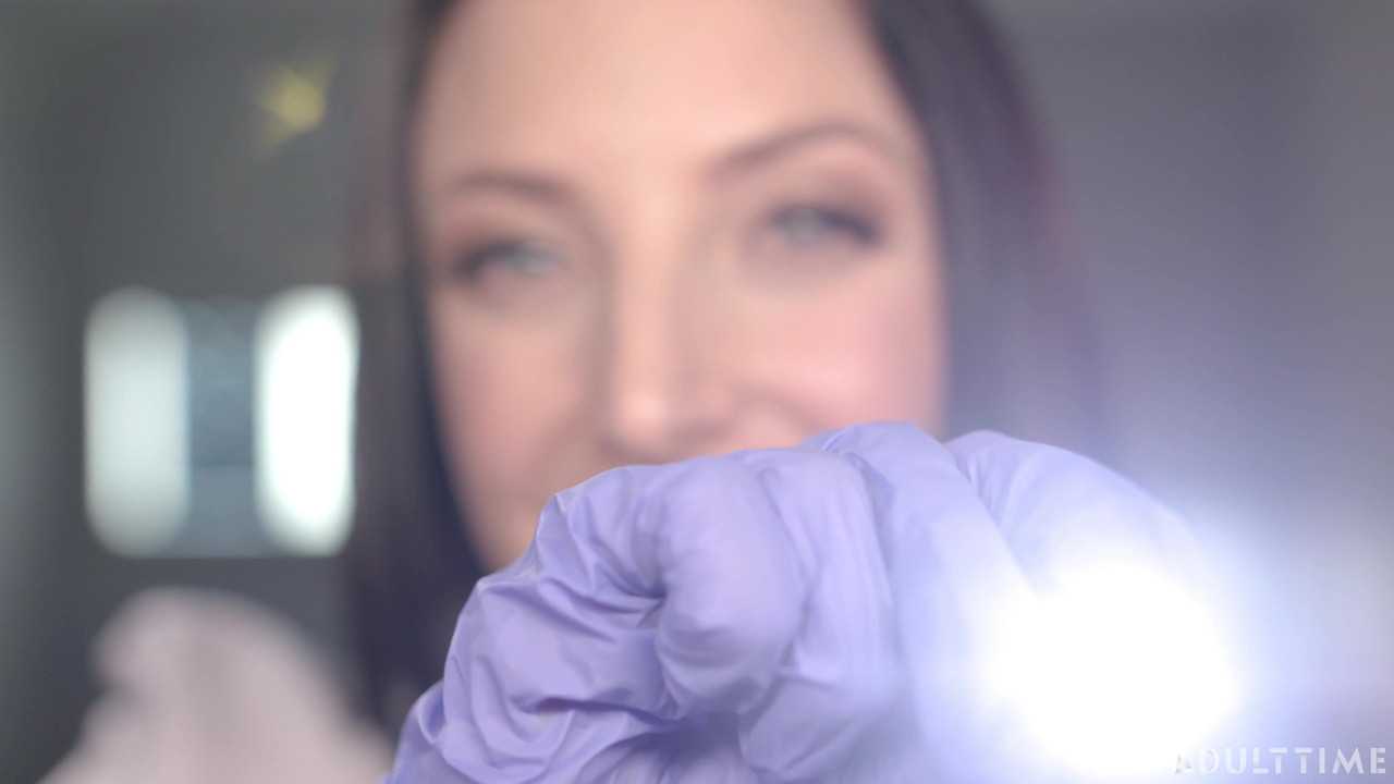 Asmrファンタジー博士。アンジェラ・ホワイトが全身身体検査