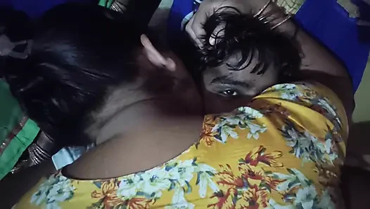 Pados ki aunty ne pakad liya