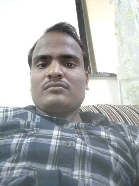 Aaj pahli bar thuk lagakar main mutha mara
