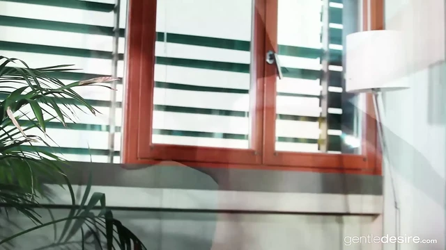 Lexi Dona cannot contain her pussy any longer