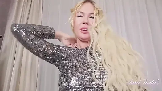 Auntjudys - tante semok rambut pirang mishel lagi asik masturbasi sambil pakai stoking jaring-jaring putih