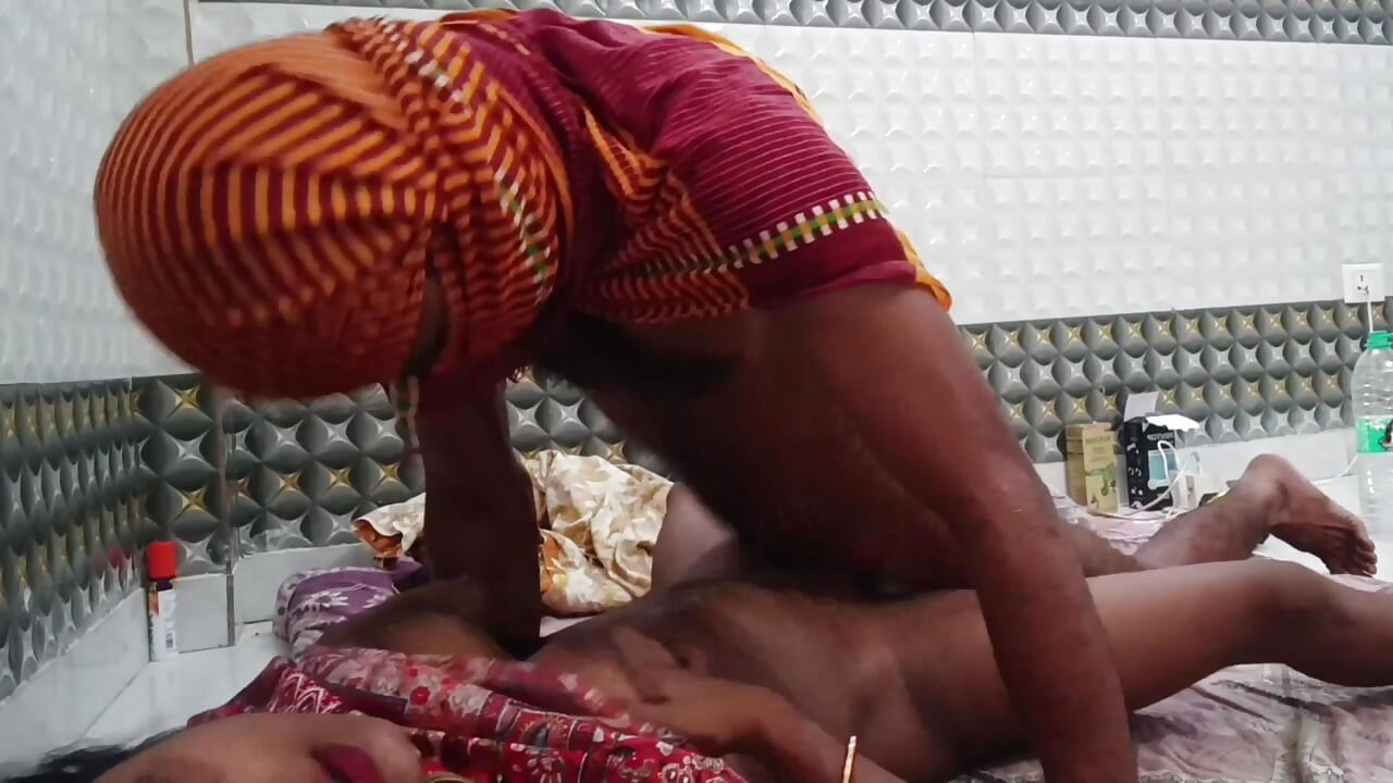 Indian Homemade Sex on Bedroom Floor - Deep Cowgirl & Doggy