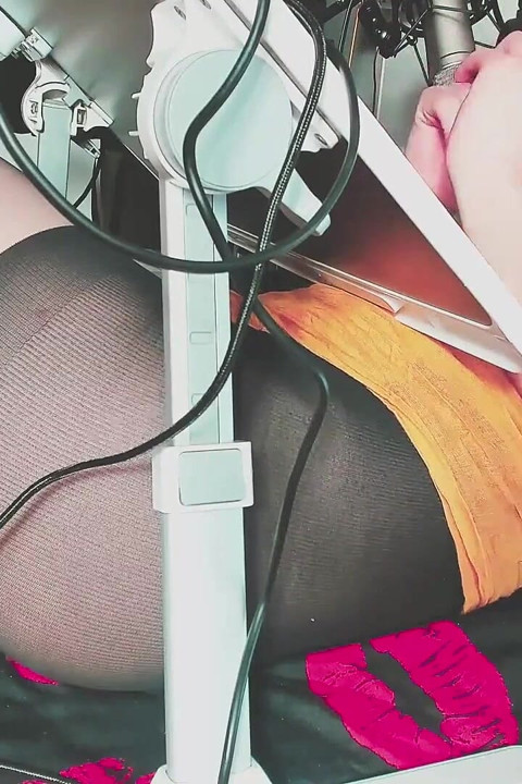 The Teacher Be Like What the Fuck Is Wrong with You, Bitch I'm Cumming