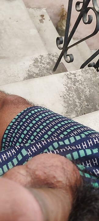 What's in this white white and black?