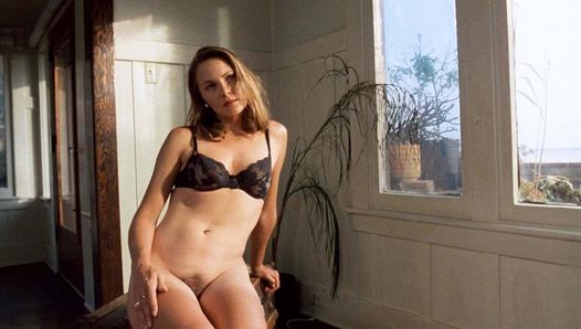 Brenda Bakke desnuda en el coño en &#39;Twogether&#39; en scandalplanet.com