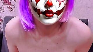 Seksowna Clown Couture: gorąca bielizna i słodki makijaż