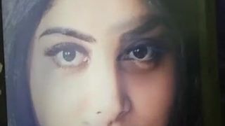 Дрочу на индийскую mallu актрису Manjima Mohan