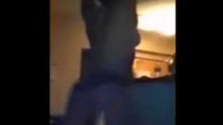 Сексуальный танец Kaley Cuoco