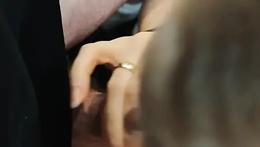 Büyük göğüslerime boşalıyor