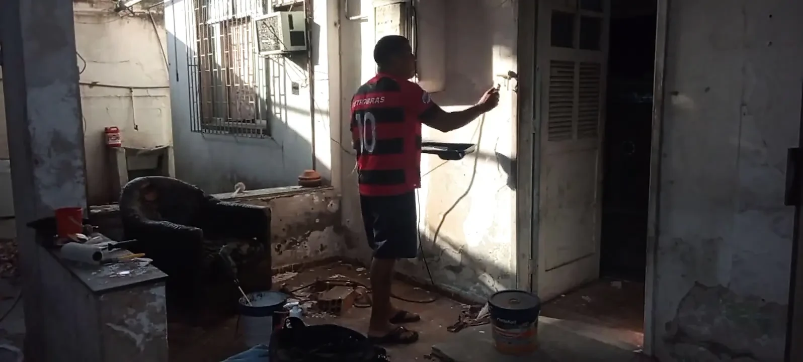 Bricklayer Fucks Boss's Wife